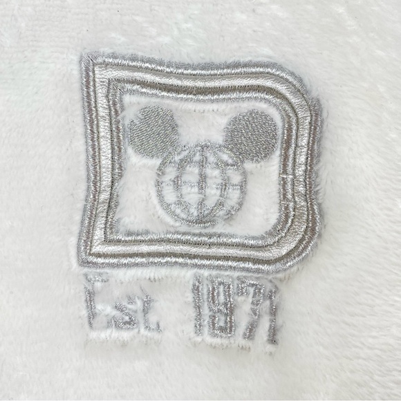 Walt Disney World Spirit Jersey X Large White Silver Fleece Pullover Sweater - Picture 3 of 11